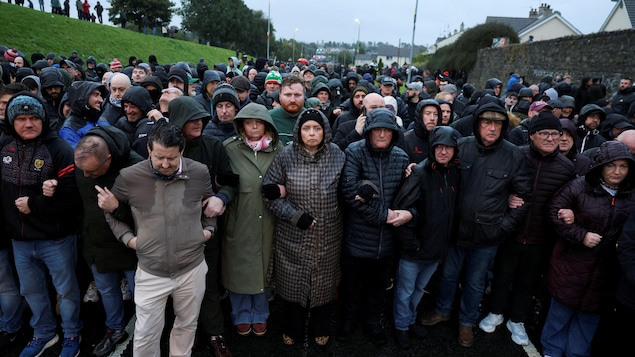 Irlande du Nord : face-à-face tendu après le blocage d’une marche protestante