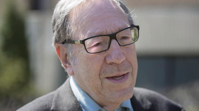 Gros plan de l'ancien ministre fédéral de la Justice, Irwin Cotler.