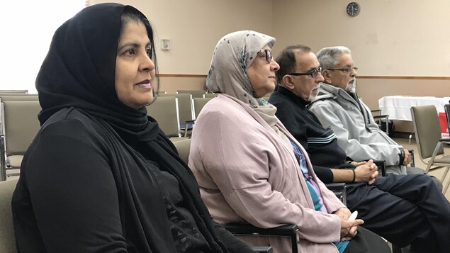 Des membres de la communauté Ja'Fari à l'annonce. Des membres de la communauté Ja'Fari à l'annonce.