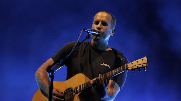 Une foule comblée par Jack Johnson