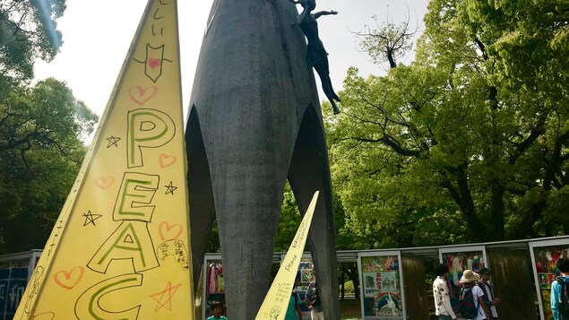 Une cloche est nichée dans ce Mémorial de la Paix des enfants, à Hiroshima, en mai 2018. Une cloche est nichée dans ce Mémorial de la Paix des enfants, à Hiroshima, en mai 2018.
