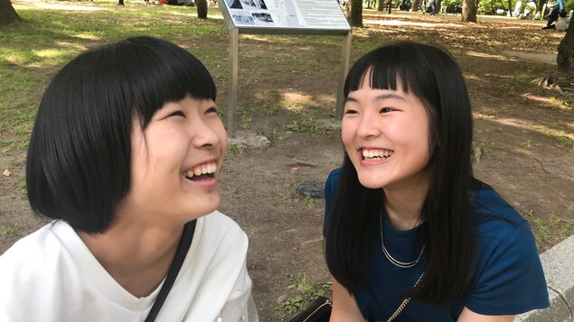 Natsumi et Tae, deux adolescentes d'Hiroshima Natsumi et Tae, deux adolescentes d'Hiroshima