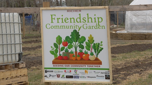 Une pancarte du nouveau jardin communautaire de Richer. L'espace est officiellement ouvert pour les Manitobains qui souhaitent se lancer dans la culture des vivres frais. 
