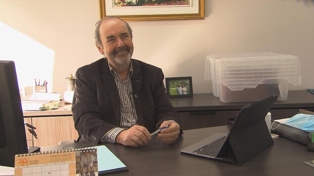 Après 24 ans à la mairie, Jean-Guy Dubois vide son bureau