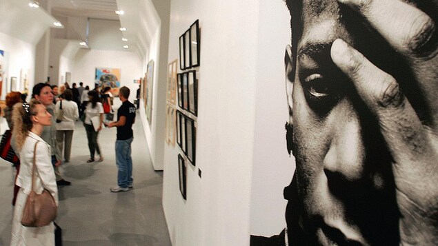 Un portrait de Jean-Michel Basquiat exposé à Milan en 2006 Un portrait de Jean-Michel Basquiat exposé à Milan en 2006