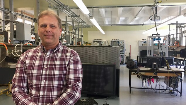 Jean-Yves Denis, coordonnateur en électronique industrielle au Cégep de l'Abitibi-Témiscamingue. Jean-Yves Denis, coordonnateur en électronique industrielle au Cégep de l'Abitibi-Témiscamingue.
