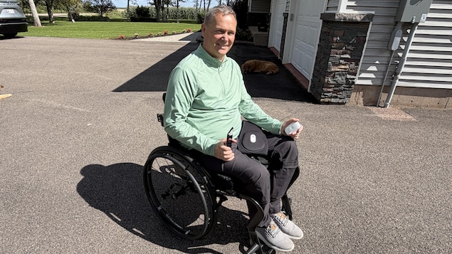 Un implant vertébral transforme la vie de personnes en fauteuil roulant