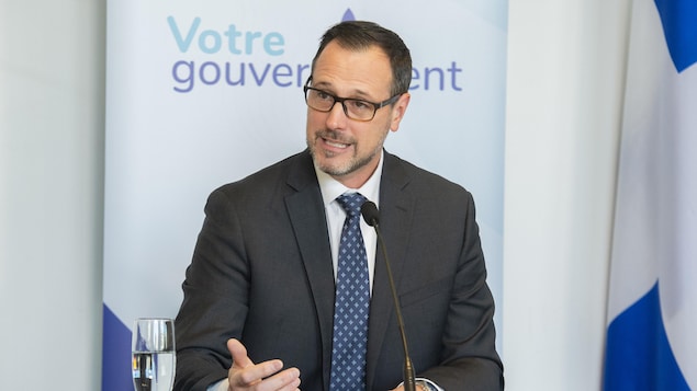 Laïcité et pensée critique : la CAQ présente le cours Culture et citoyenneté québécoise