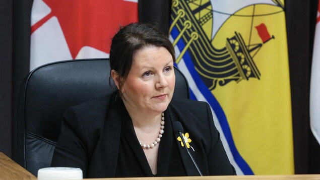 La médecin hygiéniste en chef du Nouveau-Brunswick, la Dre Jennifer Russell, lors d'un point de presse le 8 avril 2021.