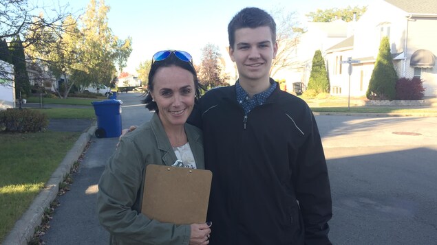 Valérie Quevillon, candidate à la mairie de Terrebonne, et son candidat Hugo Parent. Valérie Quevillon, candidate à la mairie de Terrebonne, et son candidat Hugo Parent.