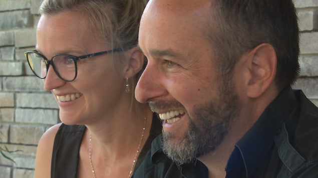 Joanie April et son conjoint, Francis