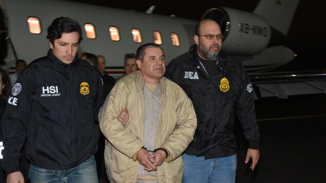 Joaquin « El Chapo » Guzman à son arrivée à Islip, dans l'État de New York, aux États-Unis