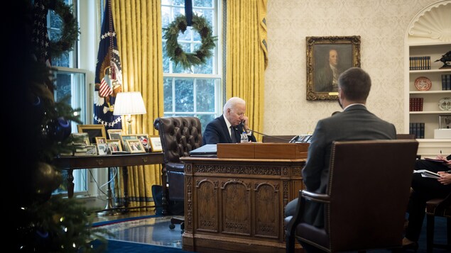 Le président américain Joe Biden parlera à son homologue ukrainien dimanche
