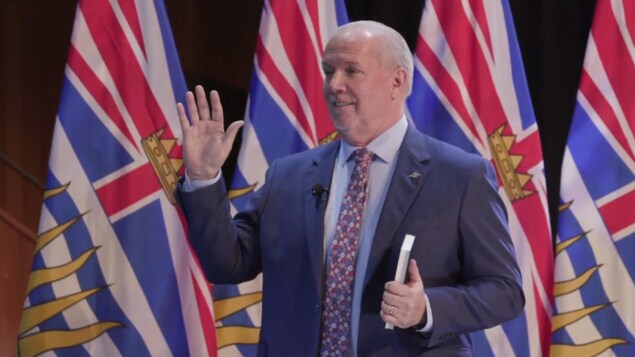 Le premier ministre prête serment.