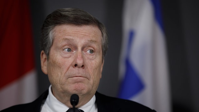 John Tory lors d'un point de presse.