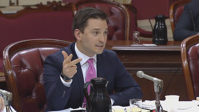Le ministre Simon Jolin-Barrette en commission parlementaire
