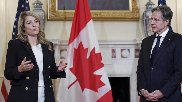 11月12日，新上任的加拿大國際事務部部長梅蘭妮·朱莉與美國國務卿布林肯在華盛頓會面。