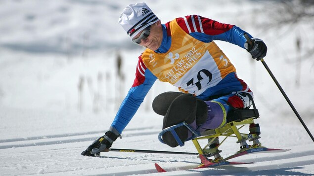 Ragnhild Myklebust fait du ski paranordique. Ragnhild Myklebust fait du ski paranordique.