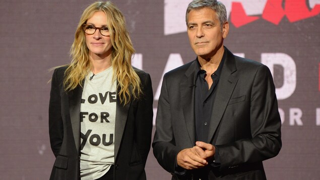 Julia Roberts et George Clooney ont encouragé les gens à faire des dons pour les victimes des ouragans Harvey et Irma Julia Roberts et George Clooney ont encouragé les gens à faire des dons pour les victimes des ouragans Harvey et Irma