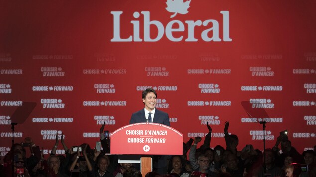 M. Trudeau prenant la parole devant ses partisans.