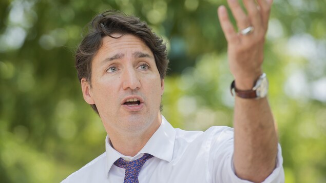 Justin Trudeau lors d'une annonce sur les services de garde au Québec dans un parc à Montréal.