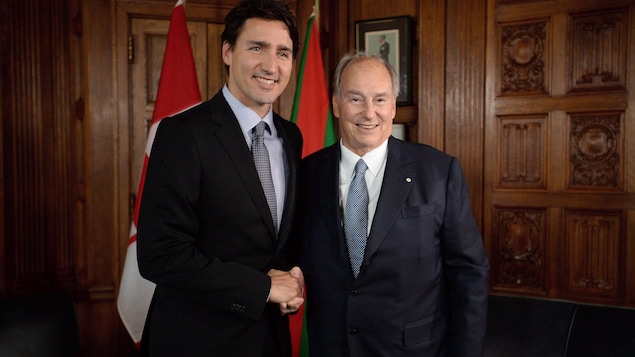 Justin Trudeau reçoit l'Aga Khan à Ottawa le 17 mai 2016.