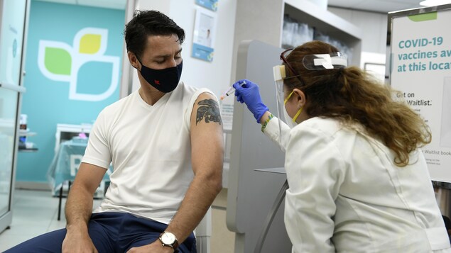 Justin Trudeau recevra sa dose de rappel mardi matin