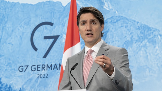 Justin Trudeau habla en una conferencia de prensa.