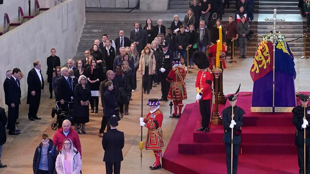 Trudeau s’est recueilli à la chapelle ardente de la reine Élisabeth II