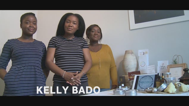 Kelly Bado, Kecara