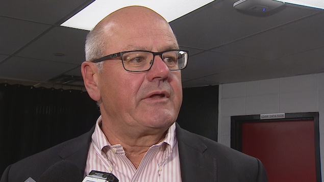 Le président des Flames de Calgary, Ken King. Le président des Flames de Calgary, Ken King.