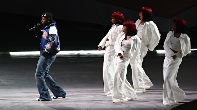 Kendrick Lamar skewers Drake with Not Like Us performance at Super Bowl ...