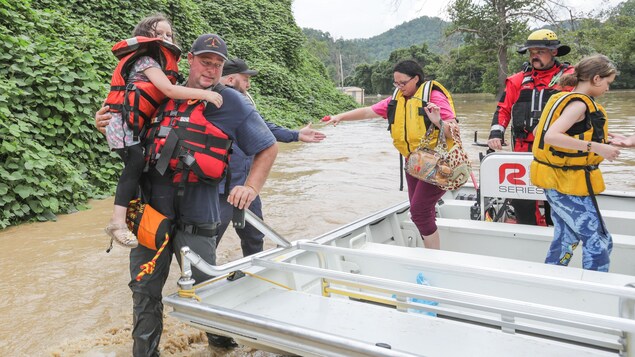 Le bilan des inondations dans le Kentucky passe à 16 morts et pourrait doubler