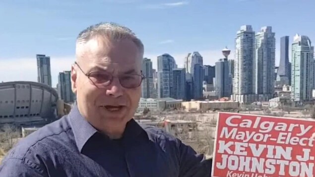 Arrêté aux É.-U., l’ex-candidat maire de Calgary Kevin J. Johnston de retour au Canada