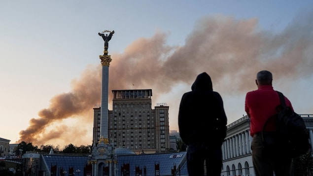 Ruski zračni napad zahteval več kot 20 življenj v ukrajinski vasi Jarova