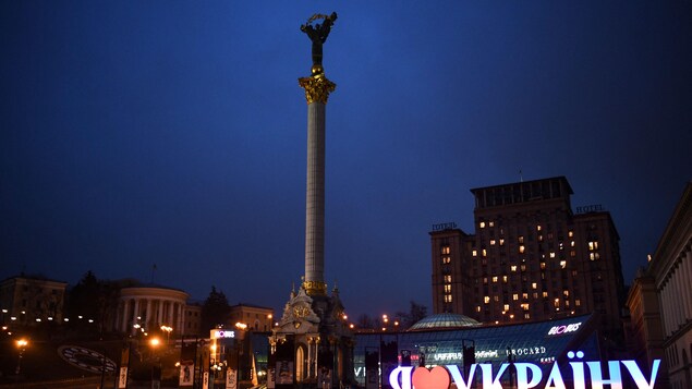 Le centre-ville désert de Kiev.