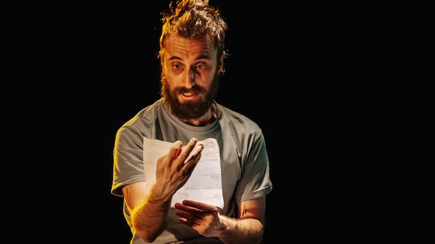 La bête à sa mère de David Goudreault devient une adaptation théâtrale sous la plume de la dramaturge Isabelle Hubert.