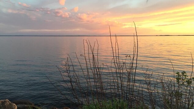 Le lac La Loche au coucher du soleil Le lac La Loche au coucher du soleil
