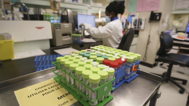 Dépistage de la COVID : 4 jours d’attente pour obtenir des résultats