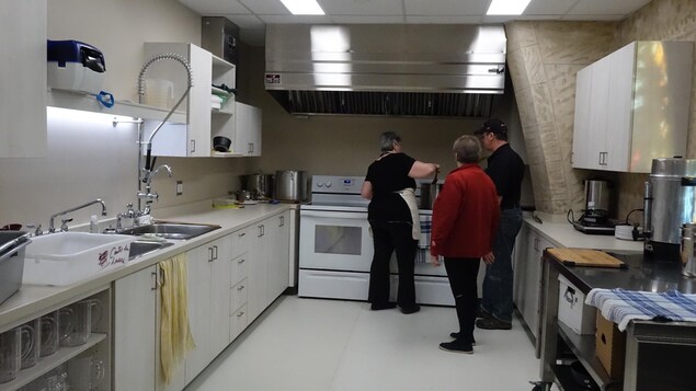 Une cuisine a été aménagée dans le centre multifonctionnel Une cuisine a été aménagée dans le centre multifonctionnel