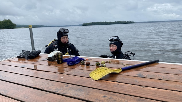 Des plongeurs libèrent le lac Brome de ses déchets