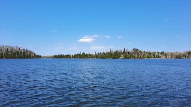 Le lac Kanasuta près de Rouyn-Noranda en avril.