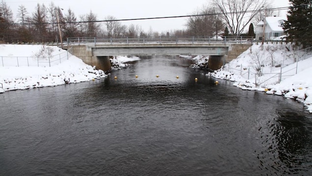 Une vue du barrage du lac Saint-Charles, principal source d'approvisionnement en eau potable de la Ville de Québec.