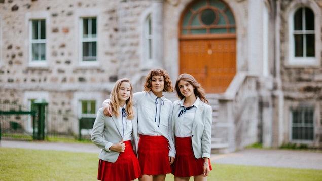 Le trio de la série « L'académie » Le trio de la série « L'académie »