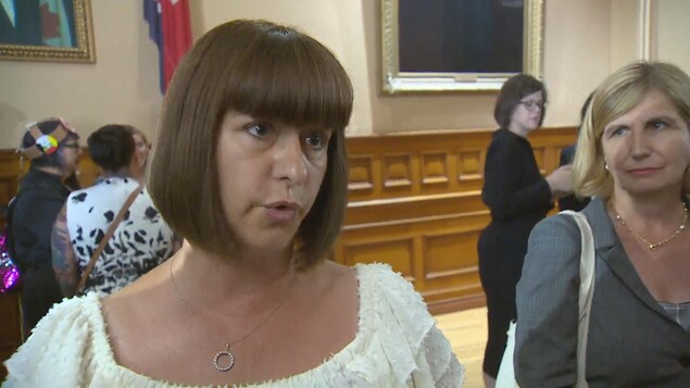 Nathalie Des Rosiers, députée d'Ottawa-Vanier et Marie-France Lalonde, députée d'Orléans Nathalie Des Rosiers, députée d'Ottawa-Vanier et Marie-France Lalonde, députée d'Orléans