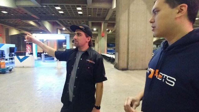 Pierre Goyette et Simon Gervais-Quiblat sont en train de visiter les lieux du LAN ETS. Pierre Goyette et Simon Gervais-Quiblat sont en train de visiter les lieux du LAN ETS.