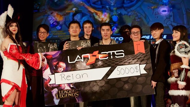 L’équipe Reign, première place du tournoi League of Legends L’équipe Reign, première place du tournoi League of Legends
