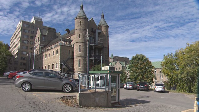 Une vue de l'ancien hôpital Royal-Victoria