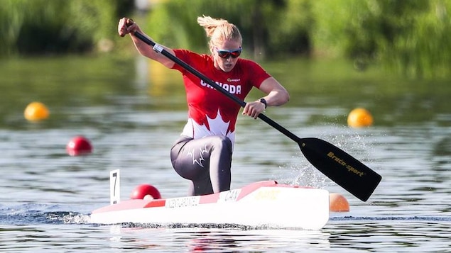 Laurence Vincent-Lapointe en action sur son canoë.