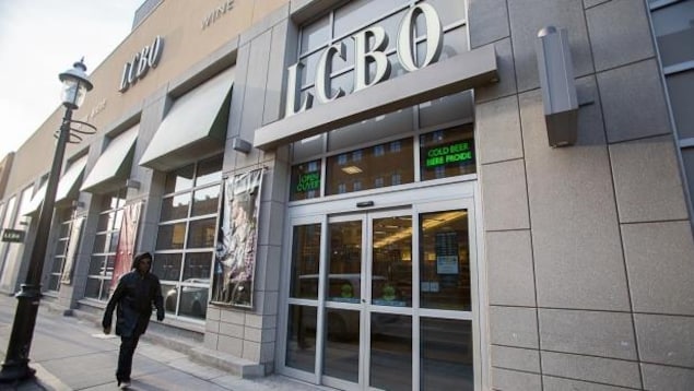 Une succursale de la LCBO. Une succursale de la LCBO.